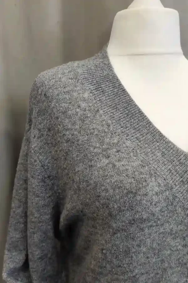 Γκρί πλεκτή μακριά μπλούζα πουλόβερ