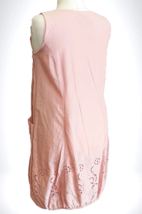 Αμάνικο βαμβακερό φόρεμα με κεντήματα