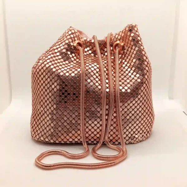 Τσάντα πουγκί ρόζ χρυσό δίχτυ απο γυαλιστερά λέπια