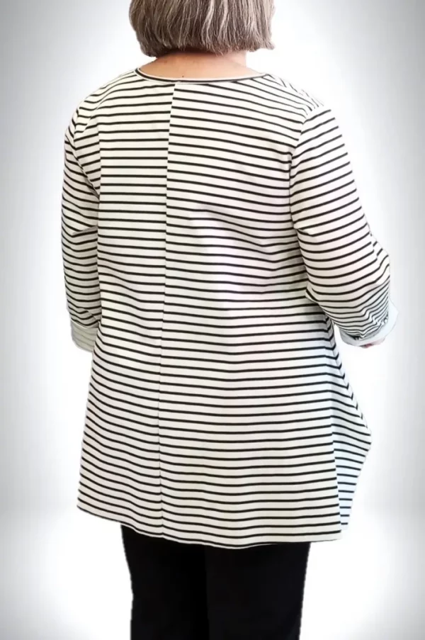 Ασύμμετρη μπλούζα μαρινιέρα με εξωτερικές τσέπες