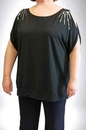 Ελαστική μαύρη μπλούζα με ανοίγμα στο μανίκι