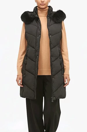 Μαύρο αμάνικο μπουφάν με αποσπώμενη κουκούλα